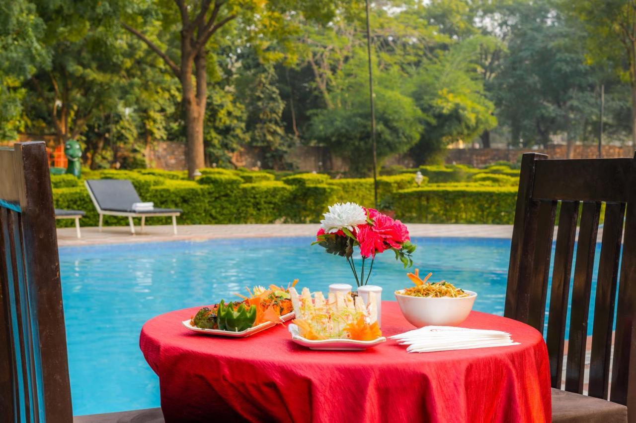 Omkareshwar Narmada Hills Resort מראה חיצוני תמונה